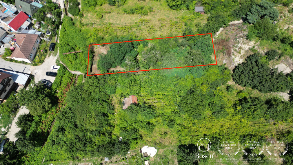 BOSEN | Building plot suitable for the construction of a family house in the town of Svätý Jur, 1006 m2