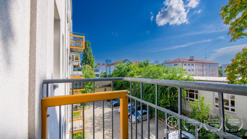 BOSEN | PREDANÉ - Priestranný 2 izbový byt v uzatvorenom areáli, ulica Záhradnícka, Bratislava - Nivy, 62 m2