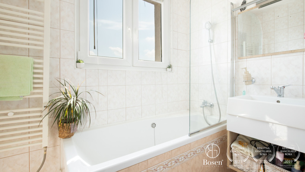 BOSEN | Slnečný 3i byt v centre mesta Dunajská Streda s krásnym výhľadom