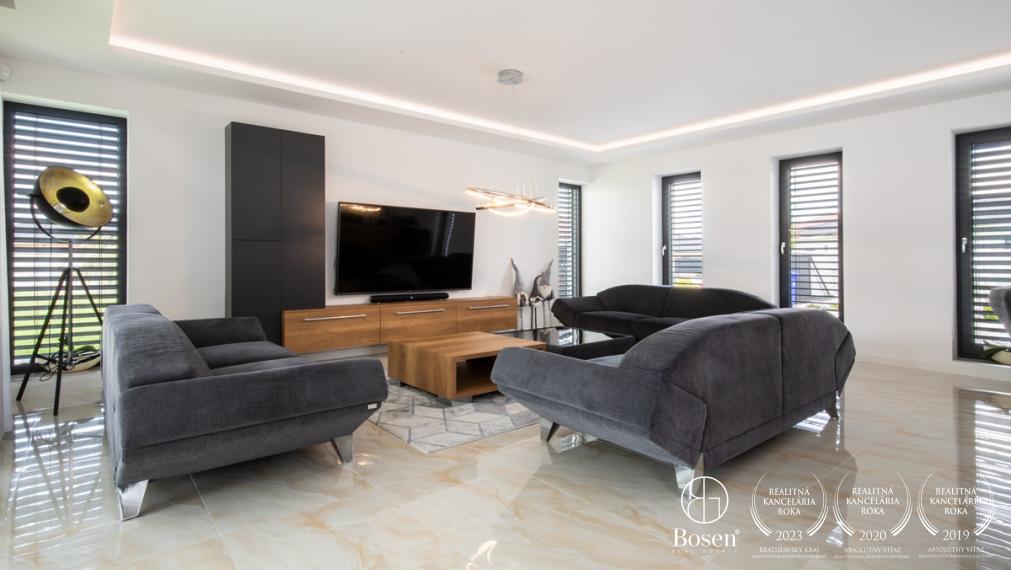 PREDANÉ | BOSEN | Luxusný RD s hosťovským domom a s bazénom