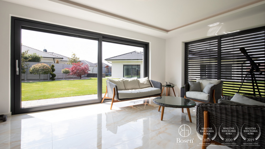 PREDANÉ | BOSEN | Luxusný RD s hosťovským domom a s bazénom