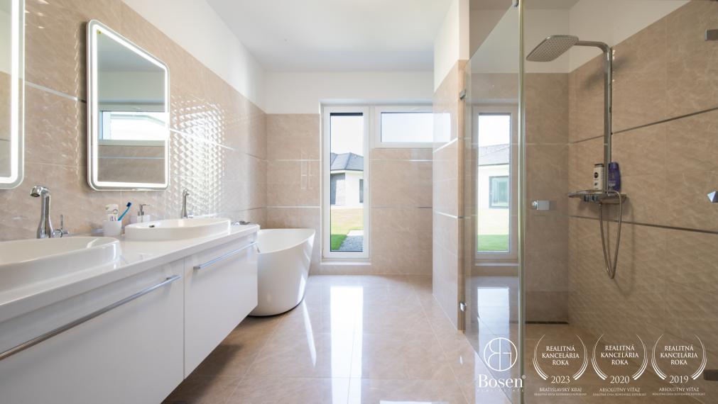 PREDANÉ | BOSEN | Luxusný RD s hosťovským domom a s bazénom