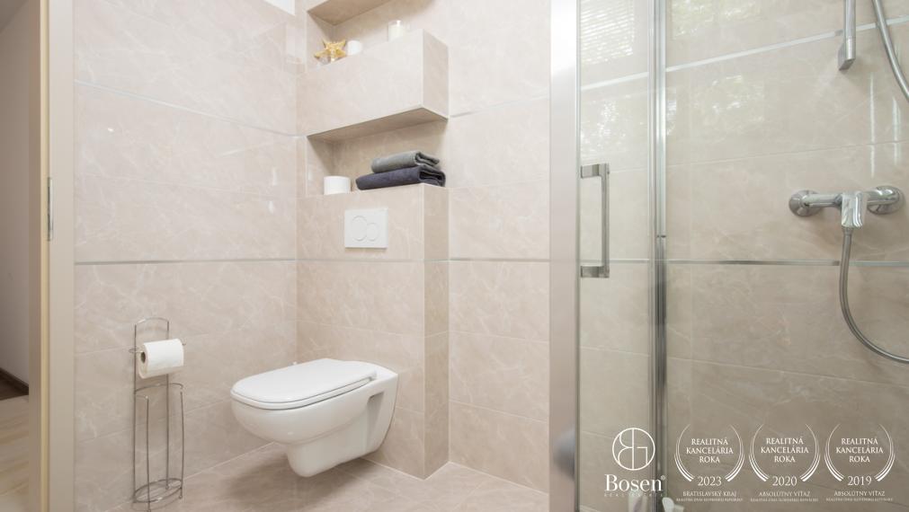 PREDANÉ | BOSEN | Luxusný RD s hosťovským domom a s bazénom