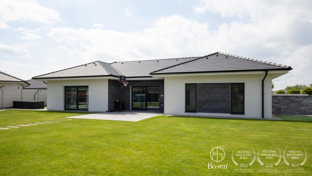 PREDANÉ | BOSEN | Luxusný RD s hosťovským domom a s bazénom