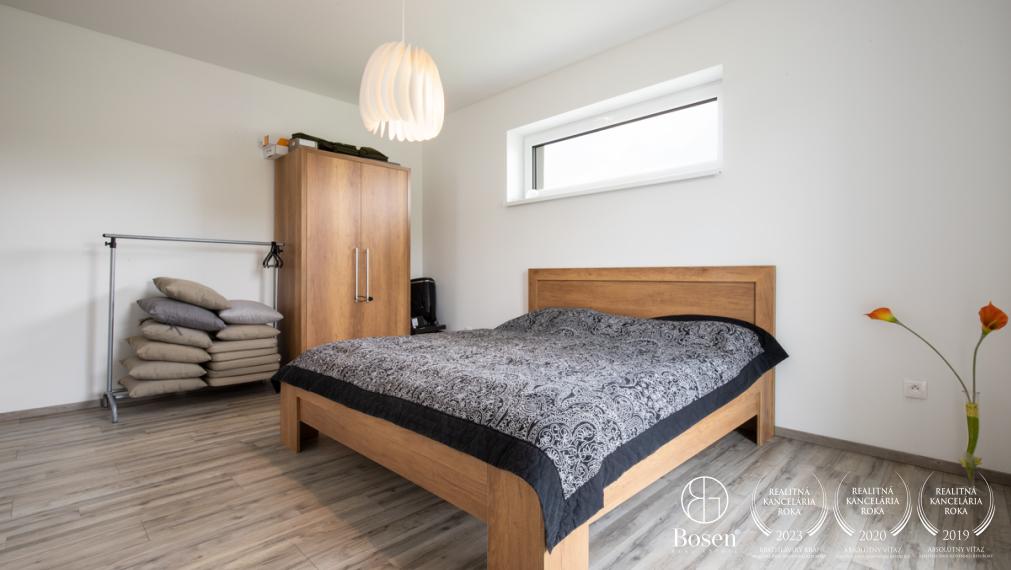 PREDANÉ | BOSEN | Luxusný RD s hosťovským domom a s bazénom