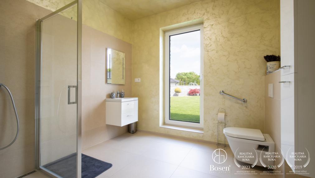 PREDANÉ | BOSEN | Luxusný RD s hosťovským domom a s bazénom