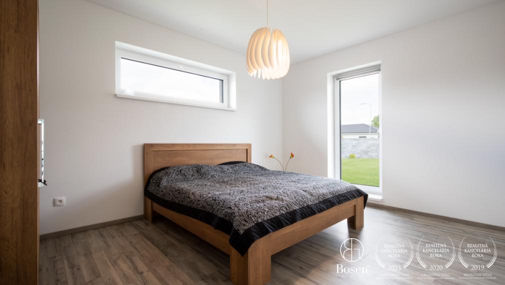 PREDANÉ | BOSEN | Luxusný RD s hosťovským domom a s bazénom