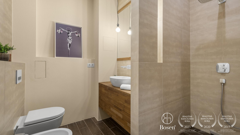 PREDANÝ - BOSEN | Vkusný 3 izb. byt po kompletnej rekonštrukcii, ulica Pražská, Bratislava - Staré Mesto, 88 m2