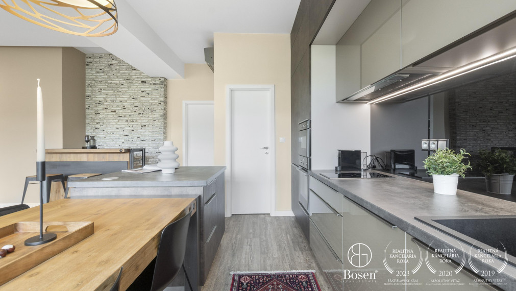PREDANÝ - BOSEN | Vkusný 3 izb. byt po kompletnej rekonštrukcii, ulica Pražská, Bratislava - Staré Mesto, 88 m2