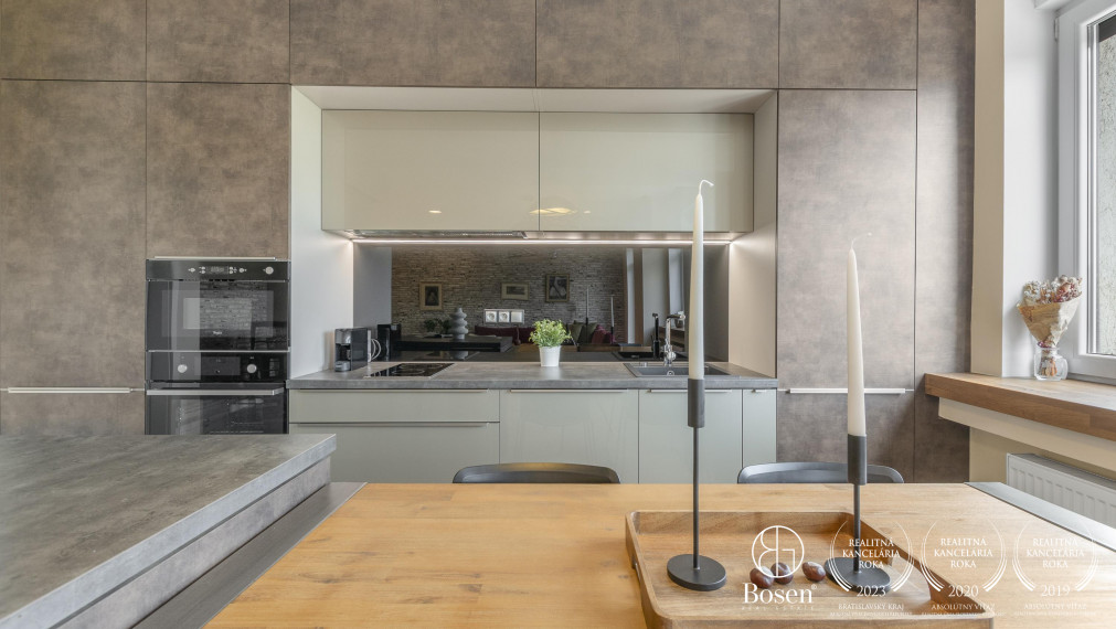 PREDANÝ - BOSEN | Vkusný 3 izb. byt po kompletnej rekonštrukcii, ulica Pražská, Bratislava - Staré Mesto, 88 m2