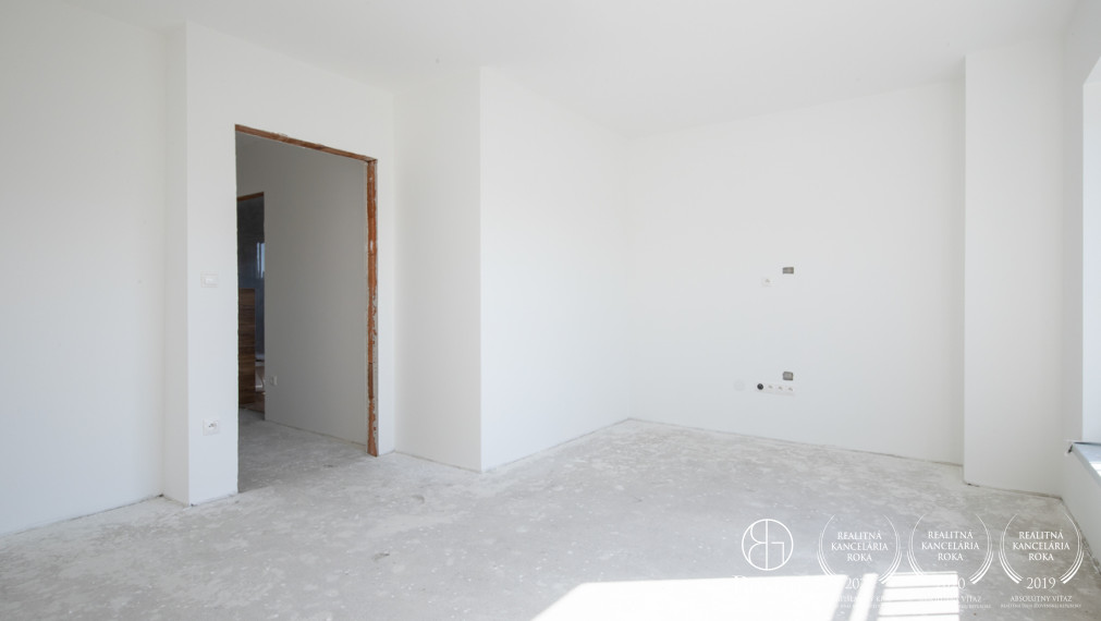 BOSEN | Poschodový 3i RD v Gabčíkove, ZNÍŽENÁ CENA!!!