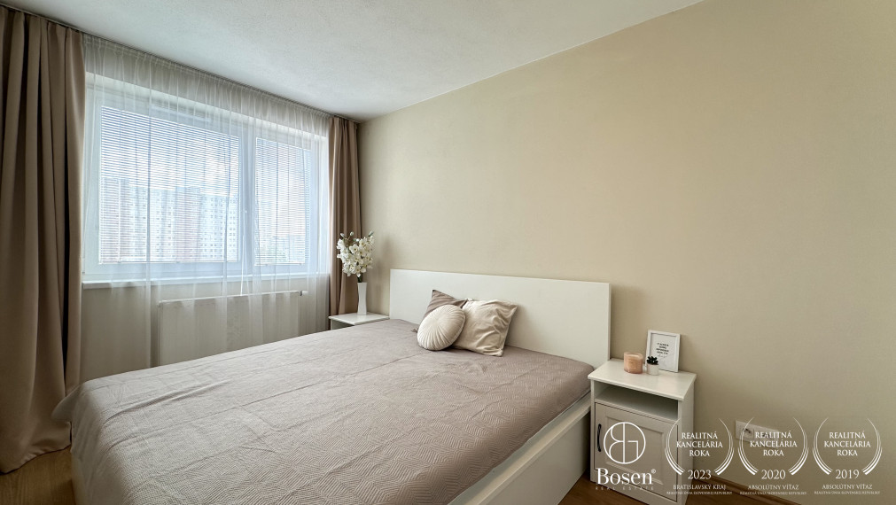 BOSEN | PRENAJATÉ: 2 izbový klimatizovaný byt s garážovým parkovacím státím, ul. Muchovo námestie, Bratislava - Petržalka