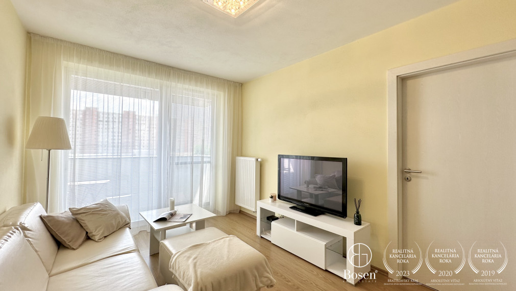 BOSEN | PRENAJATÉ: 2 izbový klimatizovaný byt s garážovým parkovacím státím, ul. Muchovo námestie, Bratislava - Petržalka