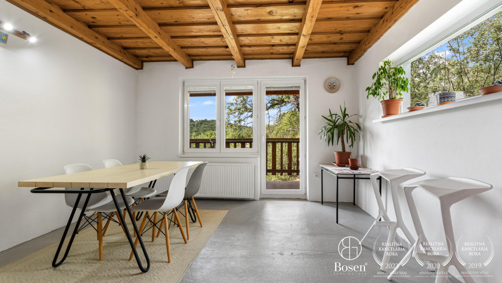 BOSEN | Príjemný rodinný dom s rozsiahlym pozemkom 5860 m2