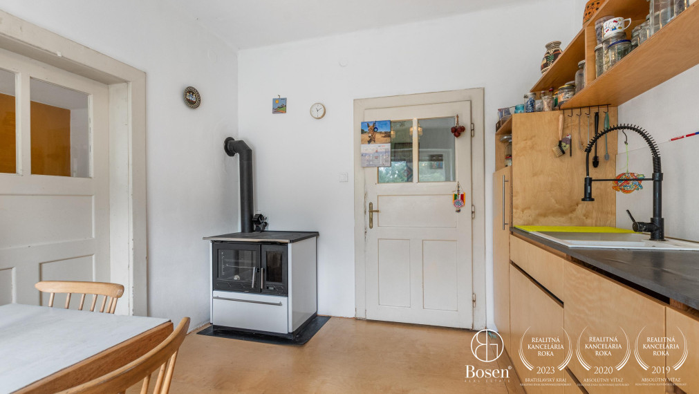 BOSEN | Príjemný rodinný dom s rozsiahlym pozemkom 5860 m2