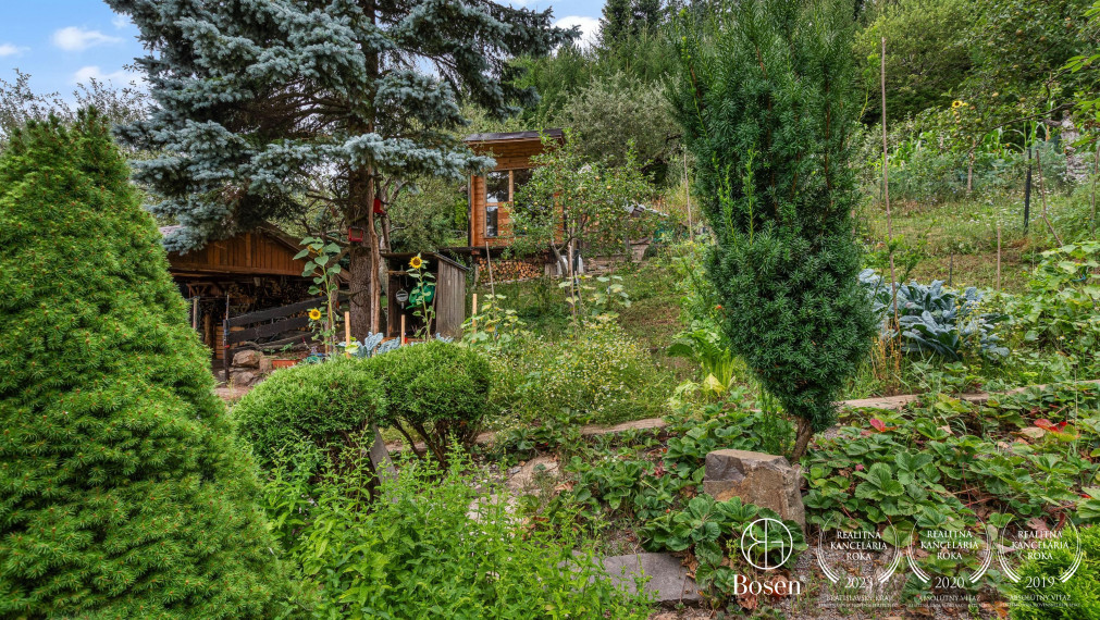 BOSEN | Príjemný rodinný dom s rozsiahlym pozemkom 5860 m2