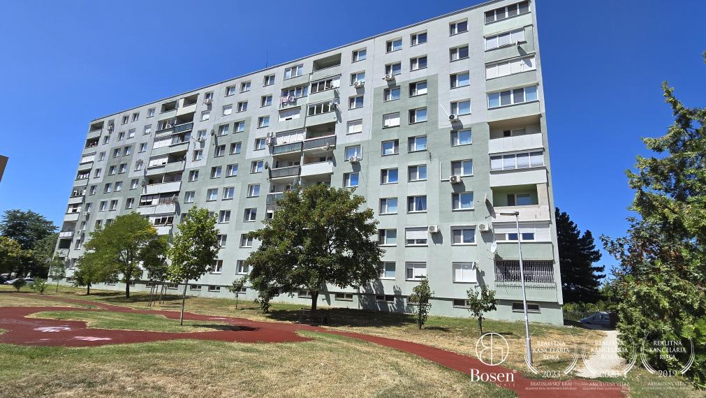 BOSEN | 4 izbový priestranný čiastočne zariadený byt na prenájom, Dunajská Streda