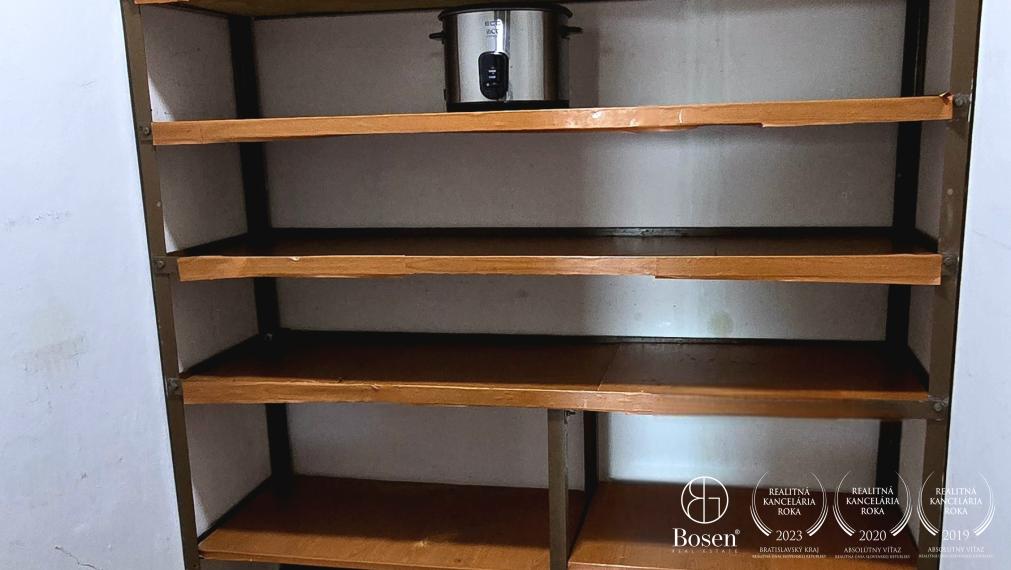 BOSEN | 4 izbový priestranný čiastočne zariadený byt na prenájom, Dunajská Streda