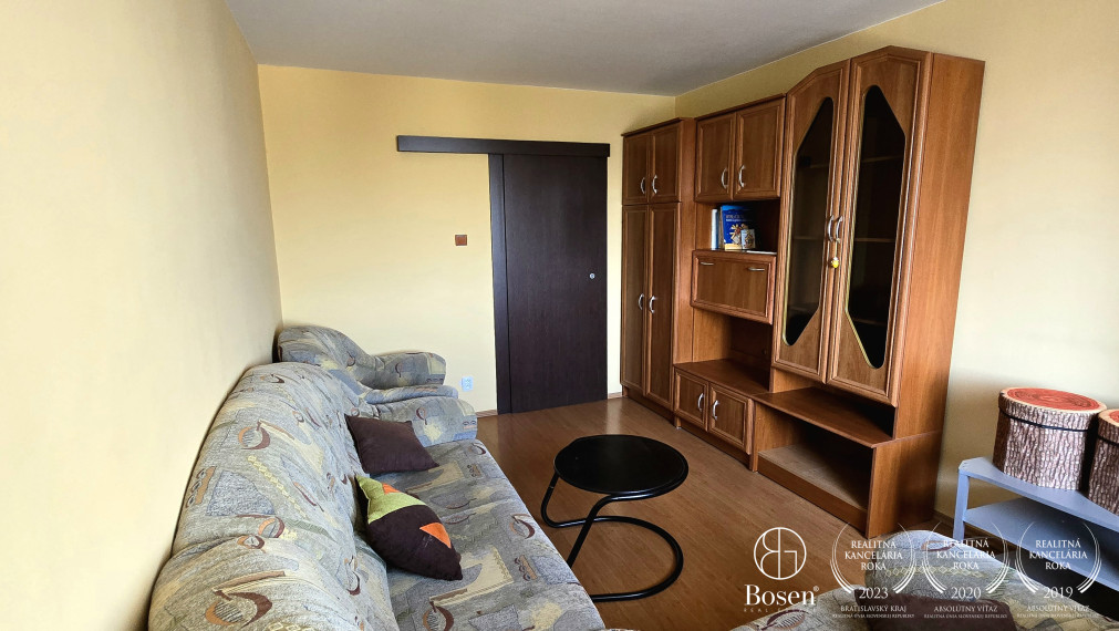 BOSEN | 4 izbový priestranný čiastočne zariadený byt na prenájom, Dunajská Streda