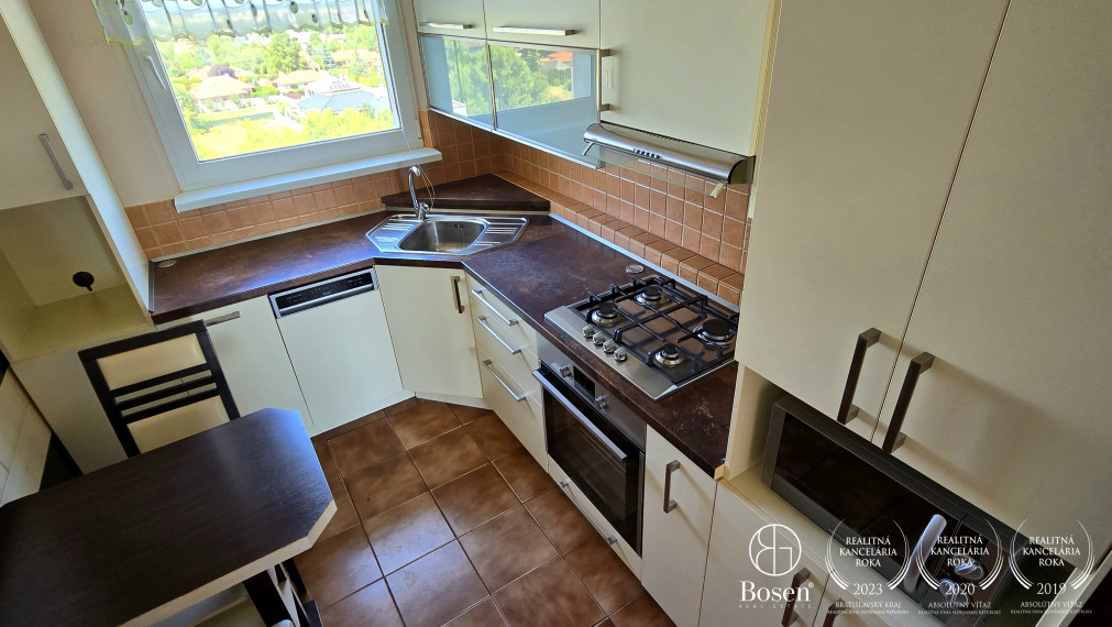 BOSEN | 4 izbový priestranný čiastočne zariadený byt na prenájom, Dunajská Streda