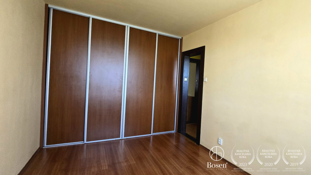 BOSEN | 4 izbový priestranný čiastočne zariadený byt na prenájom, Dunajská Streda