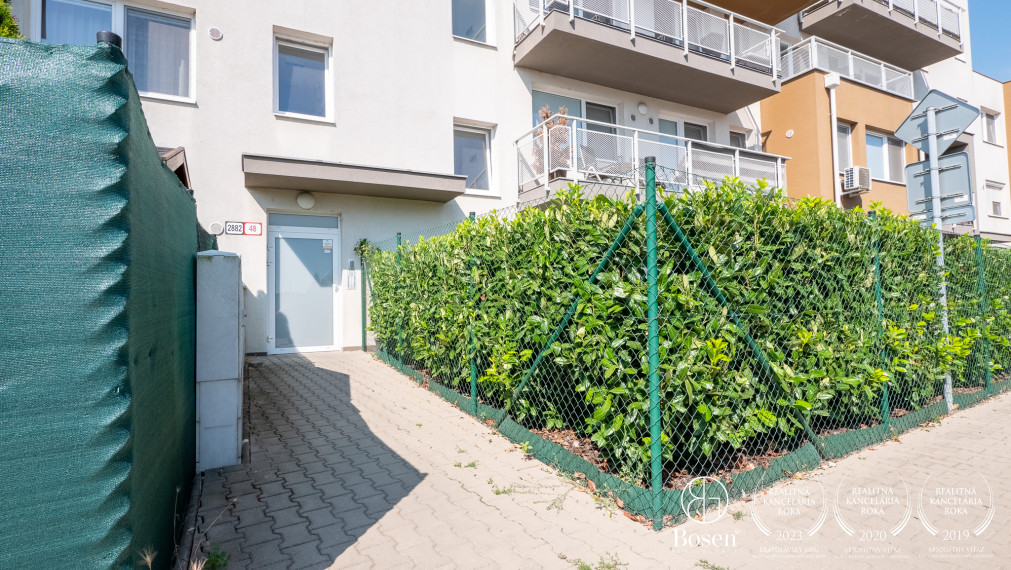 BOSEN | REZERVOVANÝ Na predaj 3 izbový byt v novostavbe s parkovacím státím, Dunajská Lužná