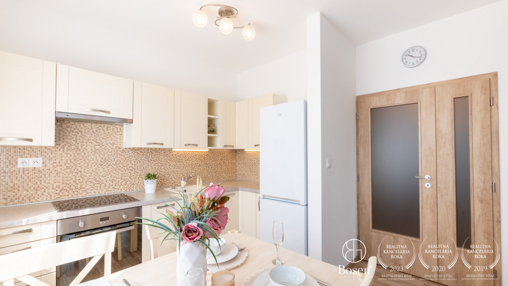 BOSEN | REZERVOVANÝ Na predaj 3 izbový byt v novostavbe s parkovacím státím, Dunajská Lužná