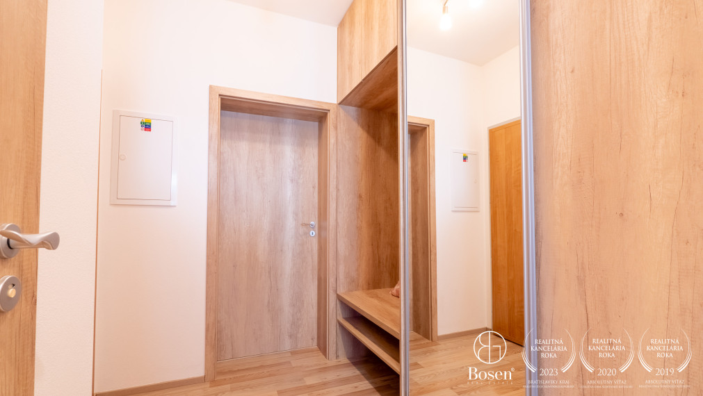 BOSEN | REZERVOVANÝ Na predaj 3 izbový byt v novostavbe s parkovacím státím, Dunajská Lužná