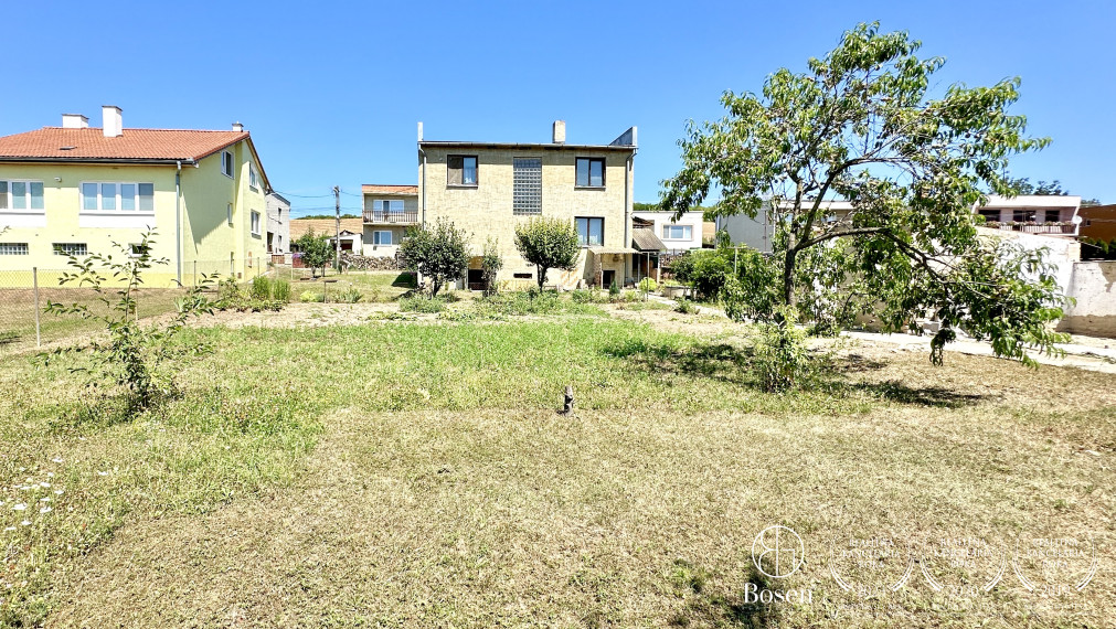 BOSEN | REZERVOVANÉ | Poschodový rodinný dom, Šávoľ, 800m2