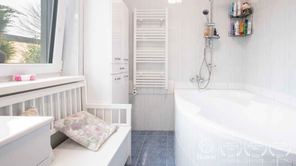 BOSEN | 4i Rodinný dom v tichej časti mesta Dunajská Streda na konci slepej ulici