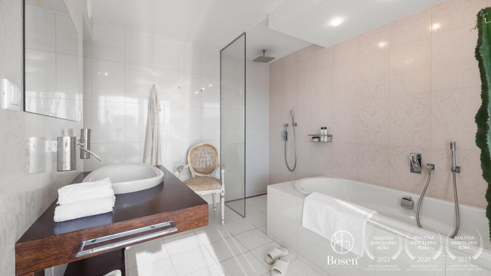 Elegantný 5-izbový byt s veľkorysou terasou vo vynikajúcej bratislavskej lokalite