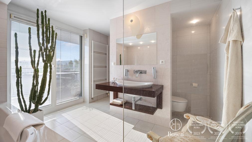 Elegantný 5-izbový byt s veľkorysou terasou vo vynikajúcej bratislavskej lokalite