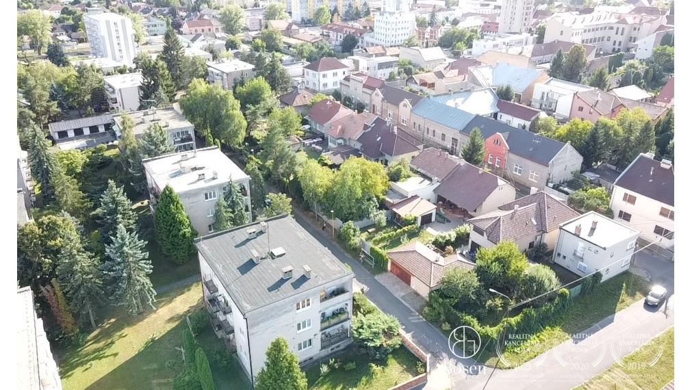 BOSEN | Priestranný 3izbový byt s veľkou loggiou a balkónom, 110m2.