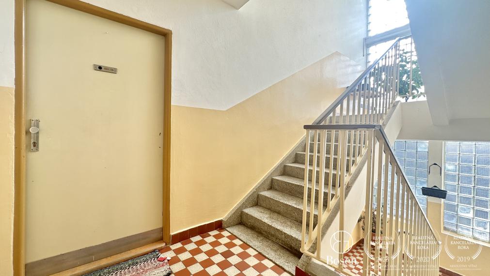 BOSEN | Priestranný 3izbový byt s veľkou loggiou a balkónom, 110m2.