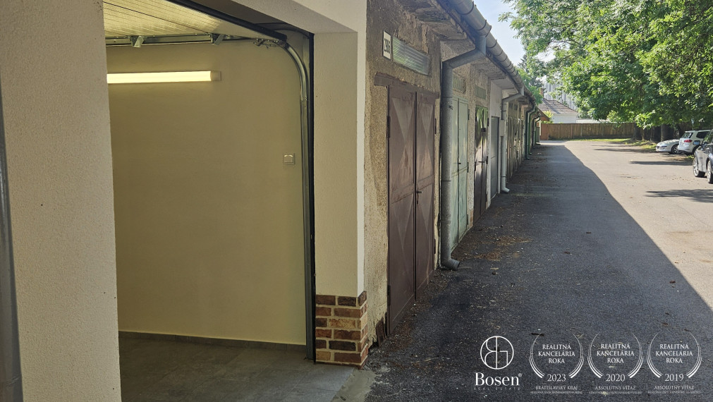 BOSEN | Kompletne zrekonštruovaná garáž, vhodná aj pre SUV