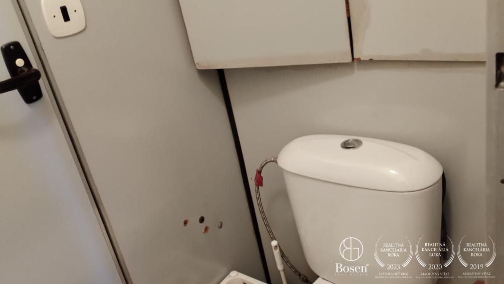 BOSEN | Plne zariadený 2,5 izbový byt s obývačkou a 2 spálňami na D. Štúra na prenájom.