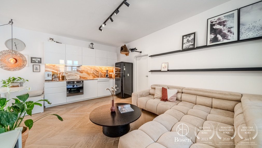 PREDANÉ - BOSEN | Vkusný 2 izb. byt po kompletnej rekonštrukcii, Dunajská ulica - Bratislava – Staré Mesto