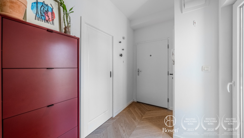 PREDANÉ - BOSEN | Vkusný 2 izb. byt po kompletnej rekonštrukcii, Dunajská ulica - Bratislava – Staré Mesto