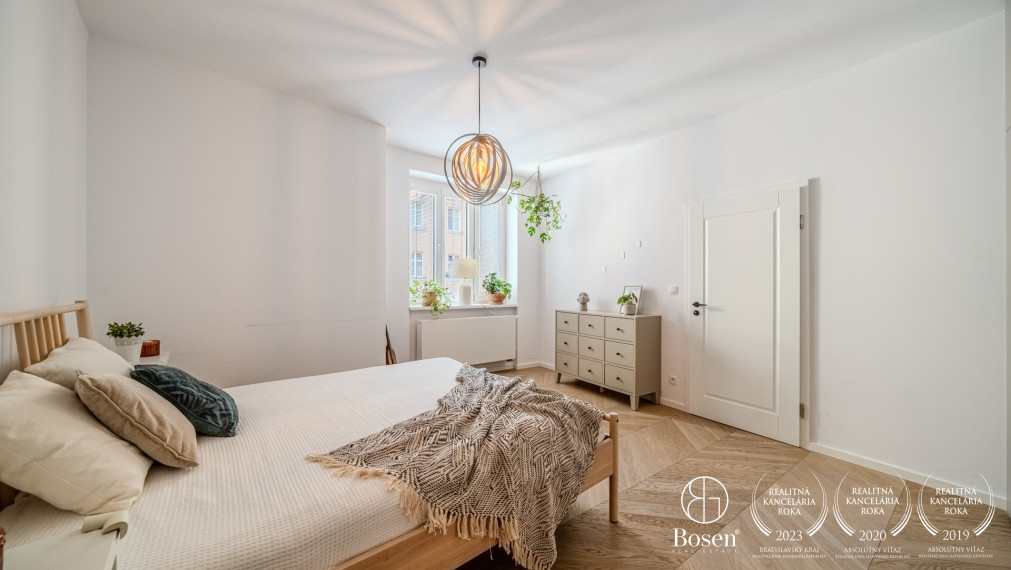 PREDANÉ - BOSEN | Vkusný 2 izb. byt po kompletnej rekonštrukcii, Dunajská ulica - Bratislava – Staré Mesto