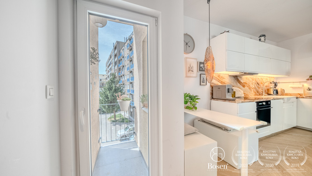 PREDANÉ - BOSEN | Vkusný 2 izb. byt po kompletnej rekonštrukcii, Dunajská ulica - Bratislava – Staré Mesto