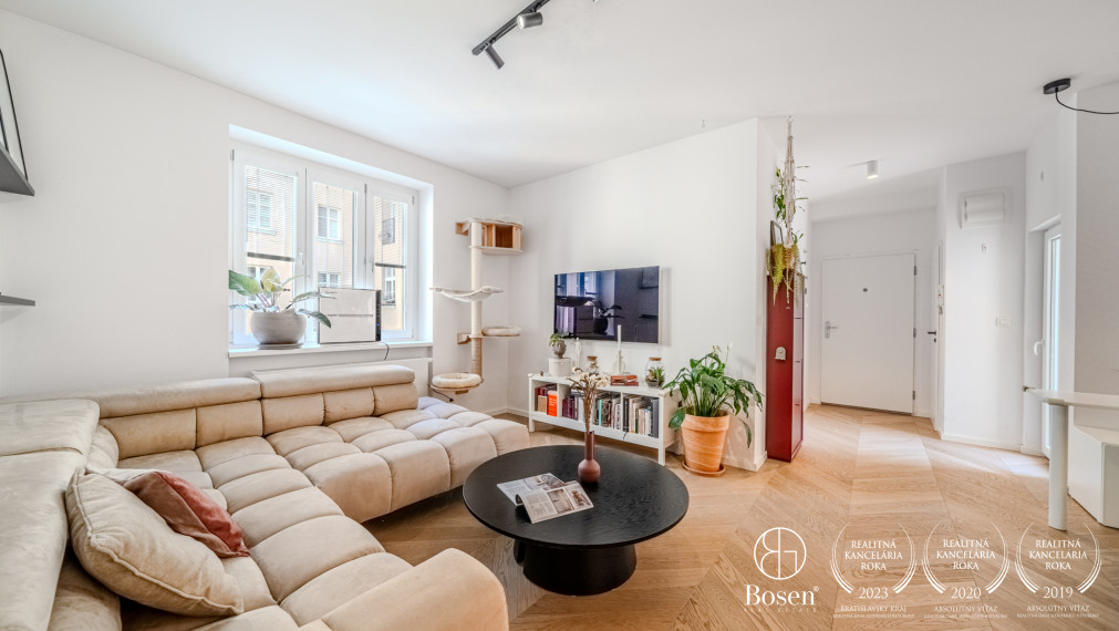 PREDANÉ - BOSEN | Vkusný 2 izb. byt po kompletnej rekonštrukcii, Dunajská ulica - Bratislava – Staré Mesto