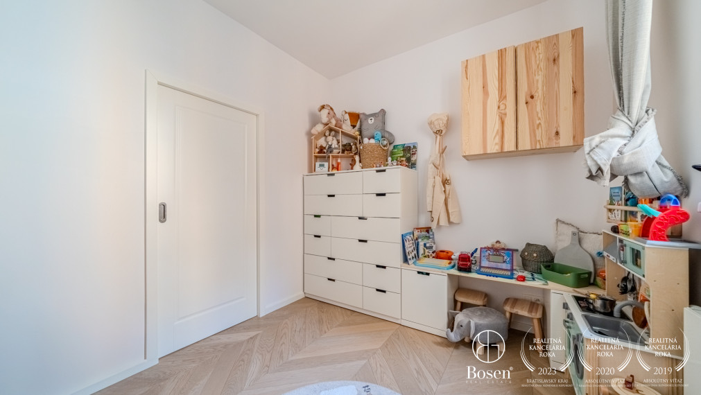 PREDANÉ - BOSEN | Vkusný 2 izb. byt po kompletnej rekonštrukcii, Dunajská ulica - Bratislava – Staré Mesto