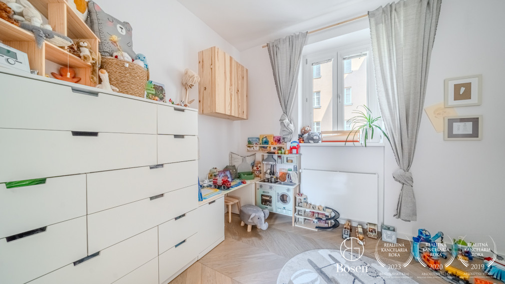 PREDANÉ - BOSEN | Vkusný 2 izb. byt po kompletnej rekonštrukcii, Dunajská ulica - Bratislava – Staré Mesto