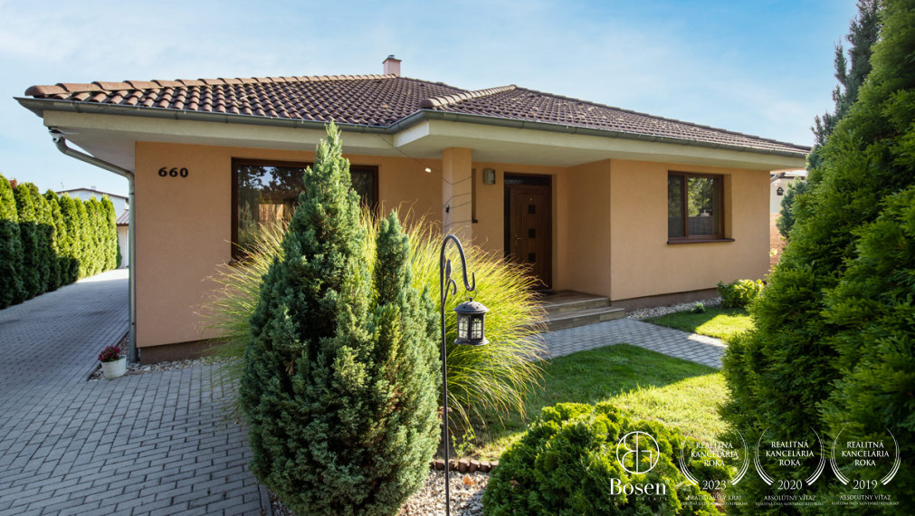 BOSEN | Na predaj priestranný 4i Rodinný dom s bazénom _ Veľké Dvorníky