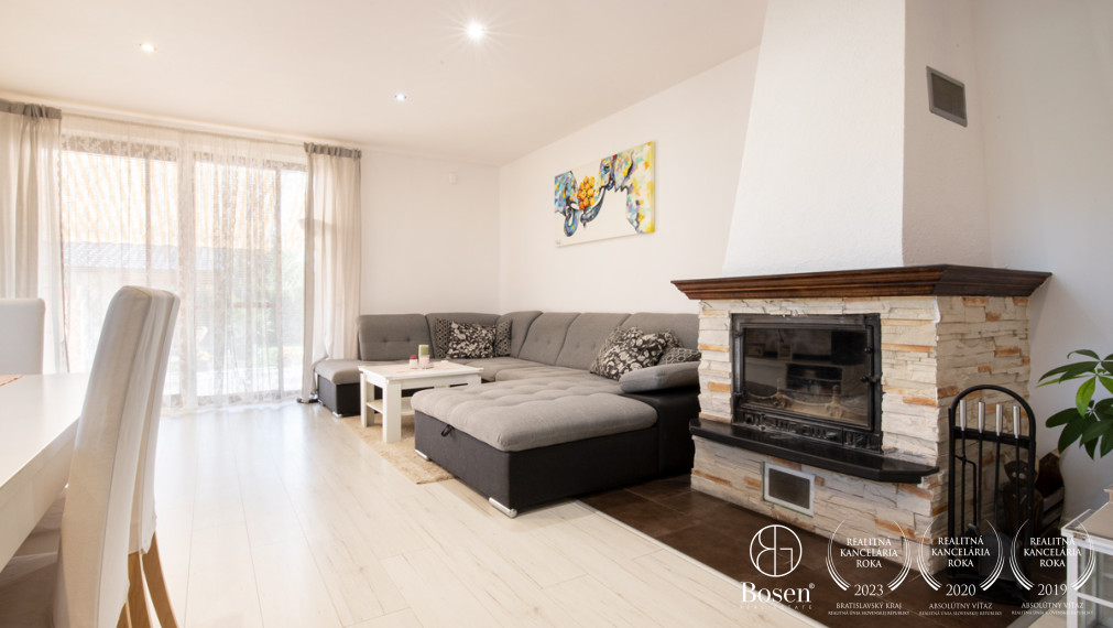 BOSEN | Na predaj priestranný 4i Rodinný dom s bazénom _ Veľké Dvorníky