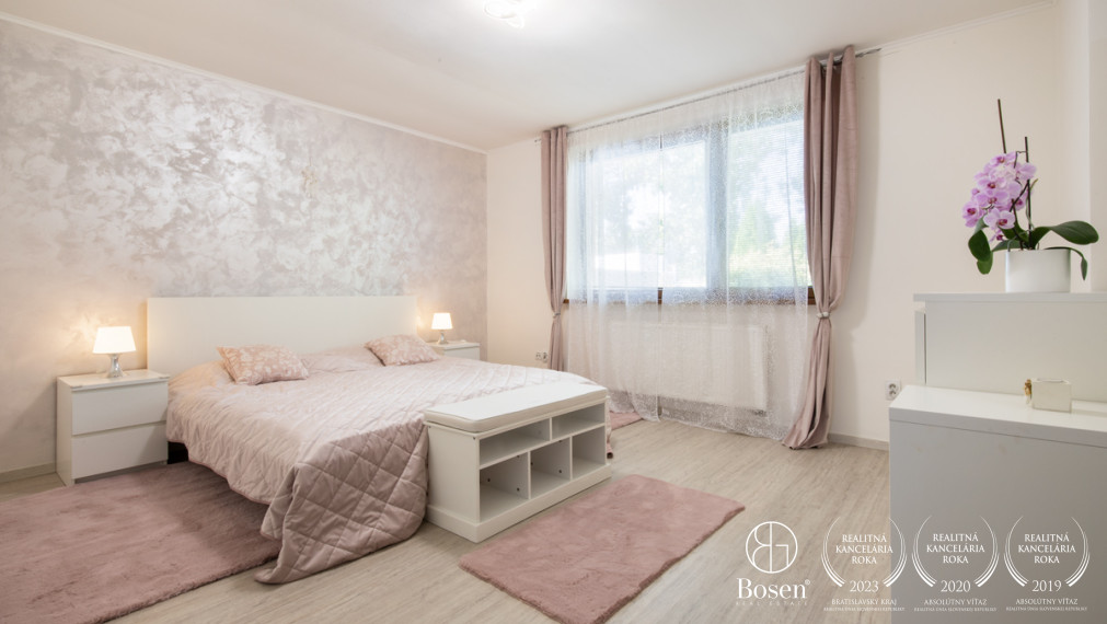 BOSEN | Na predaj priestranný 4i Rodinný dom s bazénom _ Veľké Dvorníky