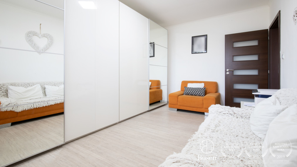 BOSEN | Na predaj priestranný 4i Rodinný dom s bazénom _ Veľké Dvorníky