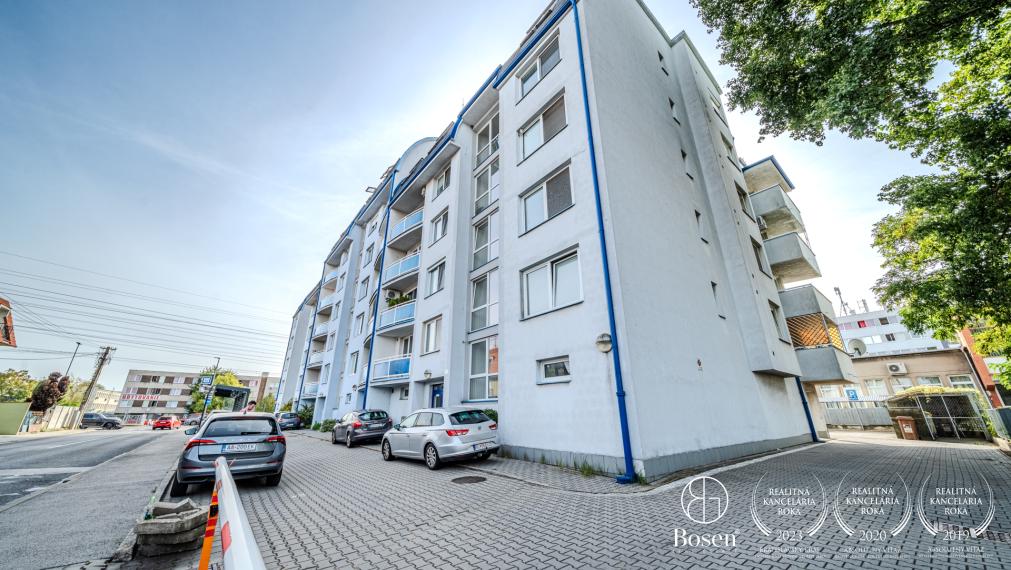 BOSEN | PREDANÉ  | Priestranný 1,5 izbový byt s loggiou a parkovacím miestom, Bulharská, Bratislava-Ružinov