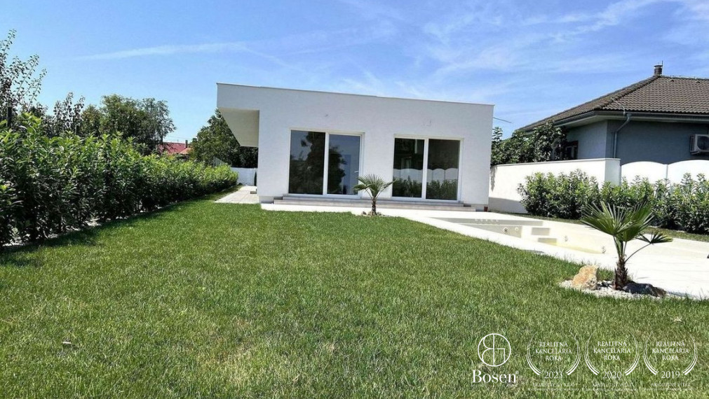 Bosen Realicity / krásny 4 izbový rodinný dom s keramickým bazénom.