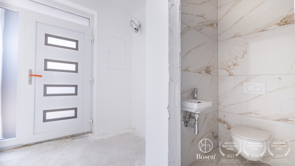 Bosen Realicity / 4 izbový rodinný dom v tichom prostredí